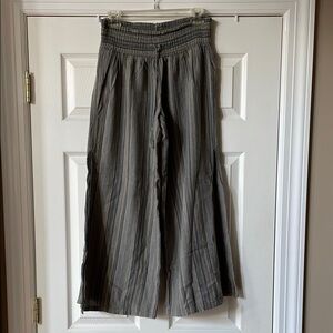 Vanilla Star Textured Knit in Gray and Cream